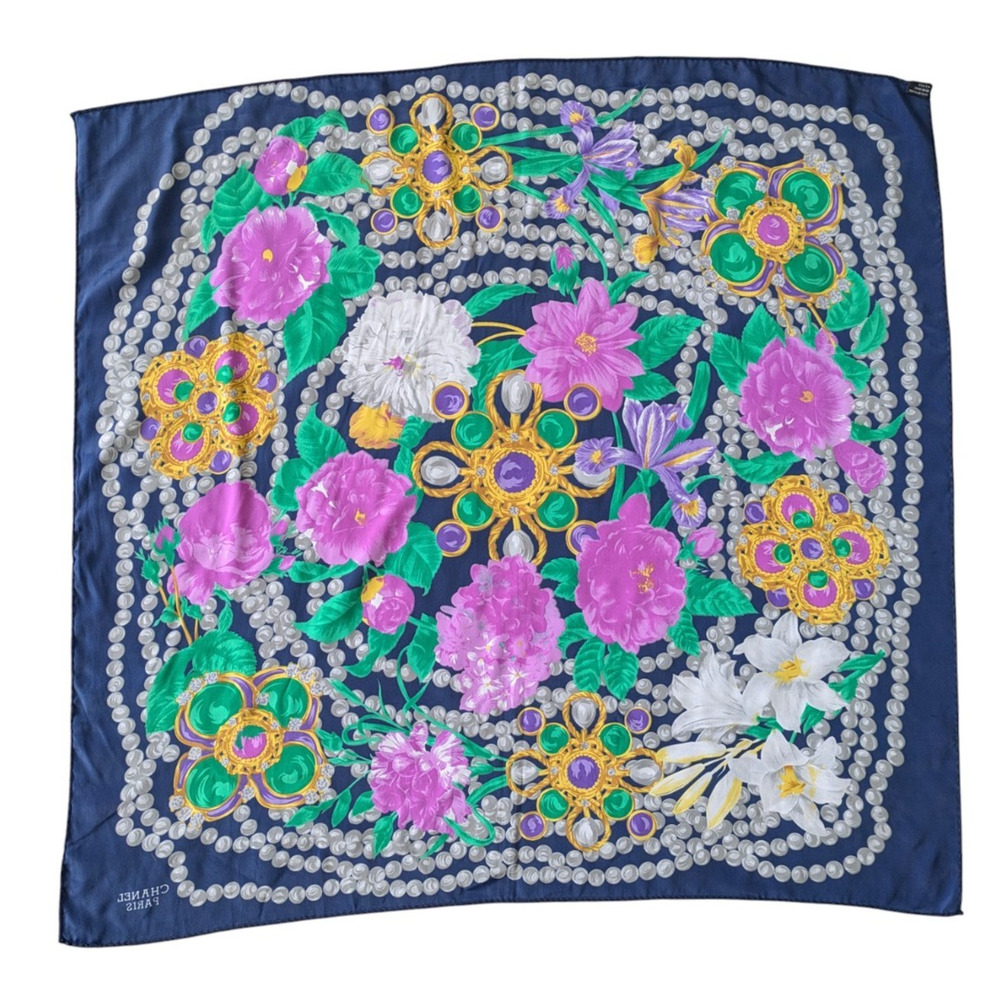 Vintage Chanel Navy Blue Gripoix Floral 100% Silk Scarf Lily Pearls Camellia - Picture 7 of 13
